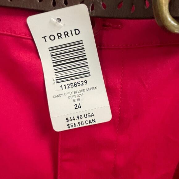 Torrid NEW Sizse 24 Belted Candy Apple Shorts Curvy Flat Front - Picture 3 of 3